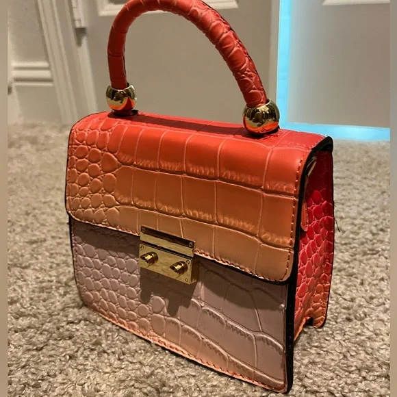 Small Ombré faux snakeskin clutch/cross body - Picture 2 of 3